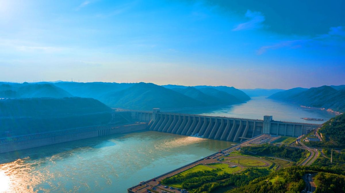 « La Terre tourne au ralenti à cause de la Chine » : la NASA dévoile l’impact colossal et inédit de ce projet titanesque sur notre planète entière Illustration de l'impact potentiel du barrage des Trois Gorges sur la rotation terrestre, générée par intelligence artificielle.