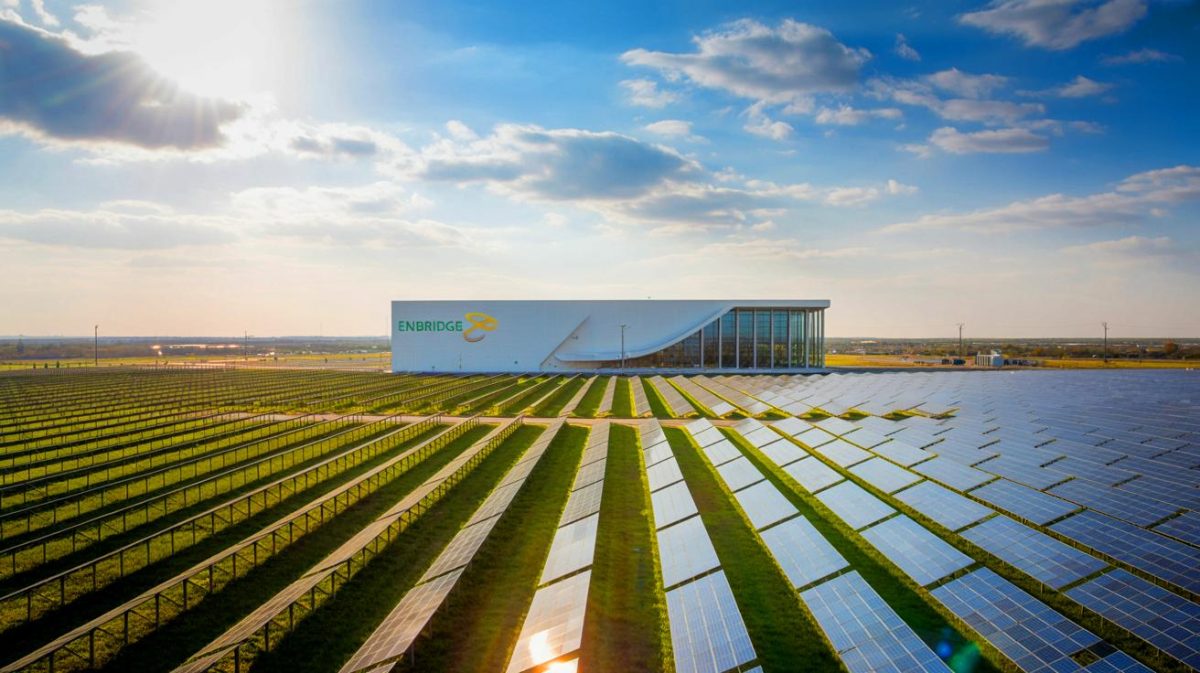 « 900 millions pour un soleil privatisé » : Meta s’offre la ferme solaire texane Clear Fork de 600 MW, coupée du réseau public Illustration de la ferme solaire Clear Fork dédiée à l'approvisionnement énergétique de Meta.