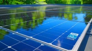 Illustration de la certification TÜV SÜD des modules photovoltaïques de 655 W de DMEGC Solar.