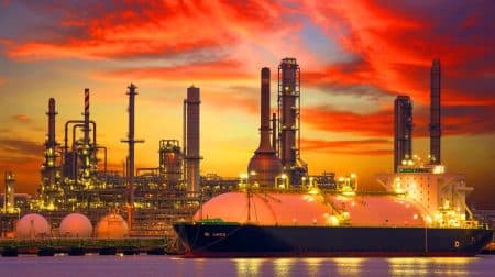 Phillips 66 investit 2,2 milliards € en 2026 : un projet ambitieux pour l’avenir de l’énergie Illustration de l'engagement de Phillips 66 dans l'investissement énergétique pour le gaz naturel liquéfié et le raffinage en 2026.